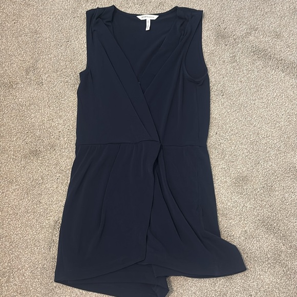 BCBGeneration V-Neck Surplice Skort Romper - Picture 5 of 7